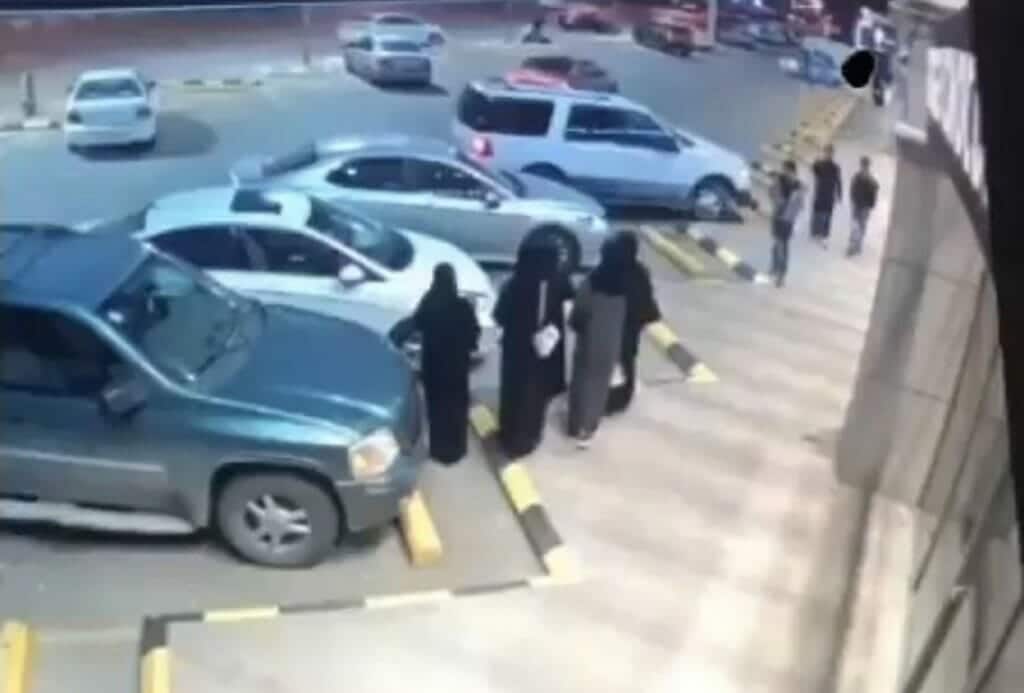 سعودي يعتدي على فتاة بعد تحرشه بها في حفر الباطن watanserb.com