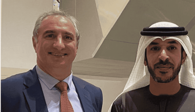 حمد المزروعي مع سفير إسرائيل watanserb.com