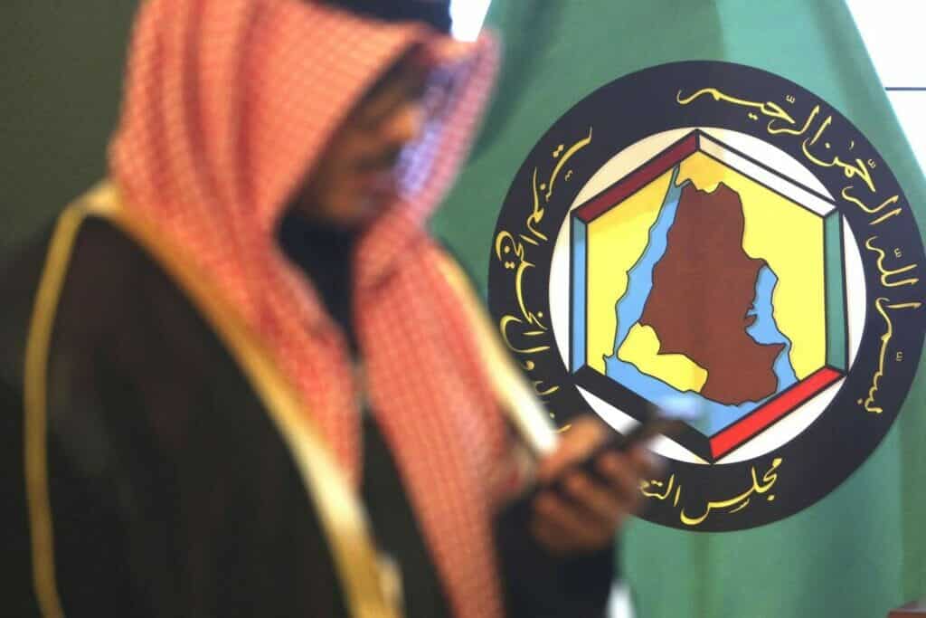 سبب بقاء مجلس التعاون الخليجي على قيد الحياة على الرغم من الازمات التي عصفت بدول الخليج watanserb.com