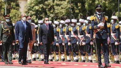 السيسي وزوجته يتعرضان لموقف محرج بالسودان watanserb.com