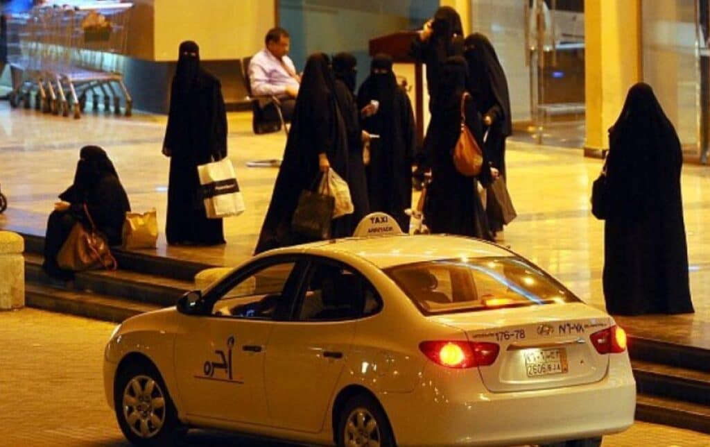 مقيم في السعودية يتحرش بالفتيات watanserb.com