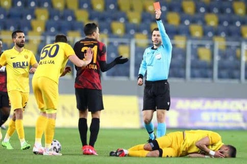 طرد اللاعب مصطفى محمد سيكلفه الكثير في منافسات الدوري التركي نتيجة الغياب watanserb.com