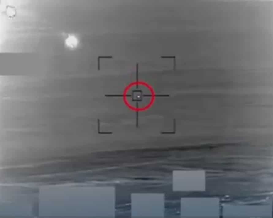 لقطات تظهر سرب طائرات مسيرة اقتحمت سماء السعودية لمهاجمة أهداف داخلها watanserb.com