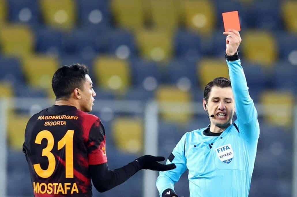 اللاعب المصري مصطفى محمد وعقوبة الطرد watanserb.com