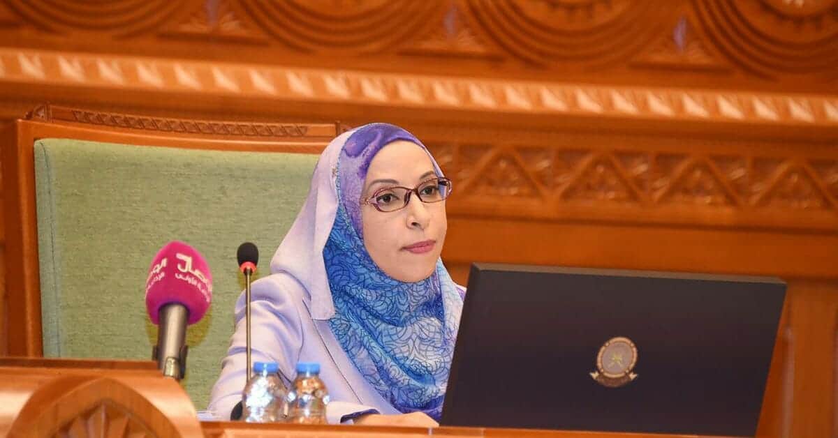 وزيرة التربية والتعليم في سلطنة عمان مديحة الشيبانية watanserb.com