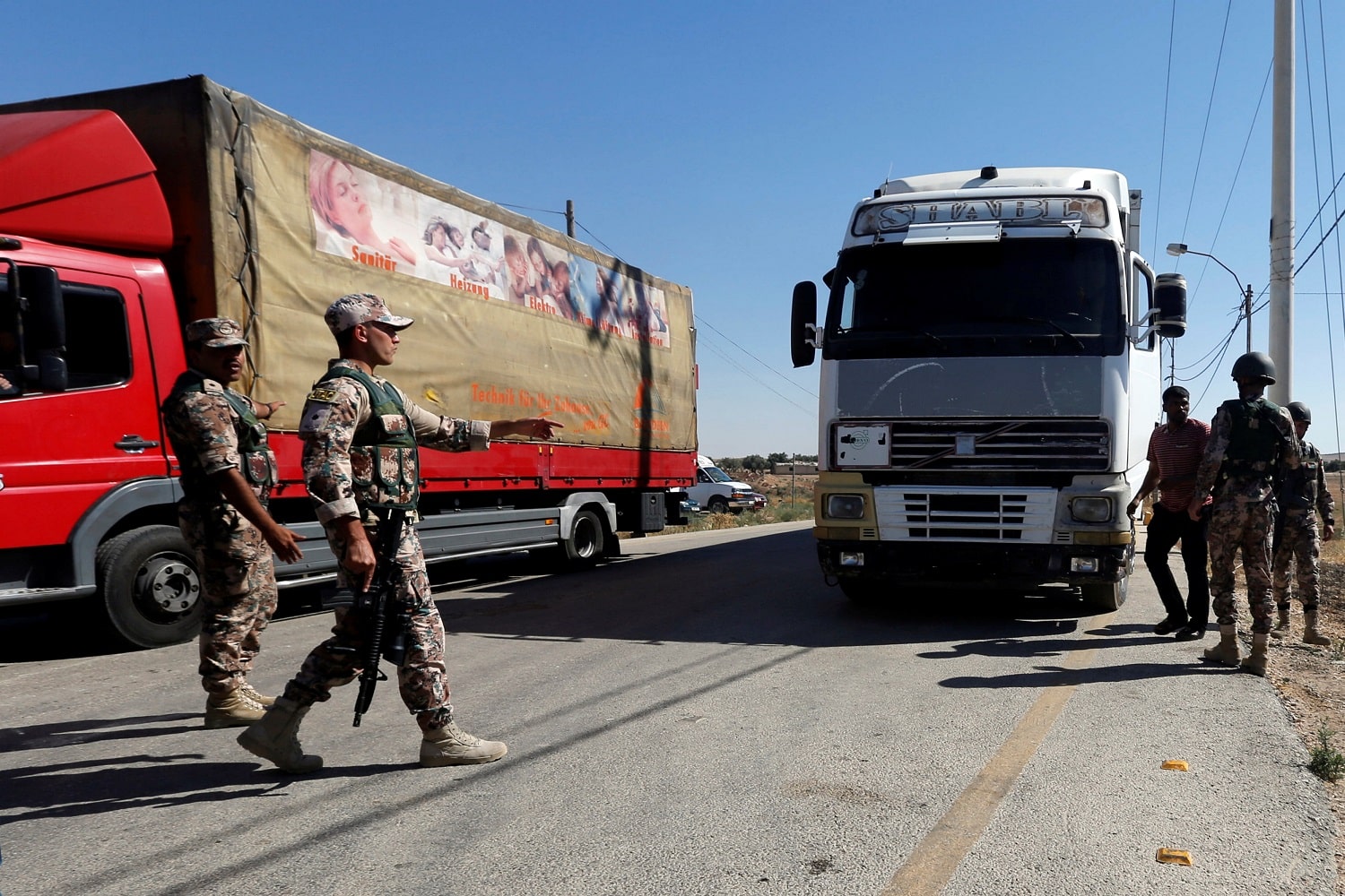 السعودية تمنع 400 شاحنة أردنية من دخول أراضيها watanserb.com
