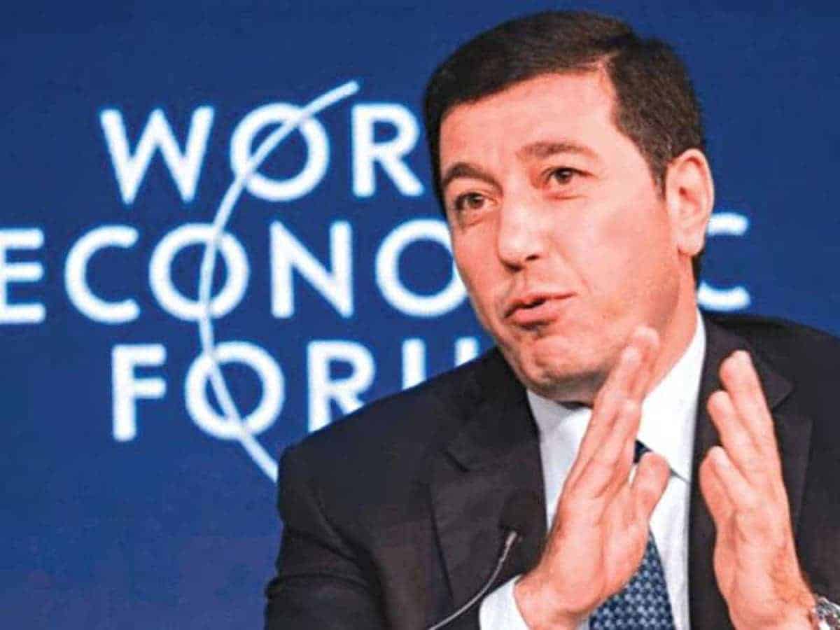 لم يفرج عن رئيس الديوان الملكي اﻷردني السابق باسم عوض الله فيما يستمر التحقيق في القضية watanserb.com