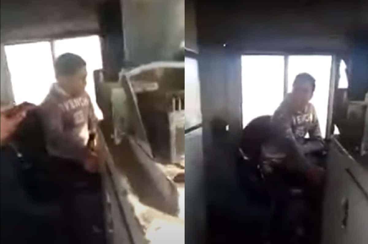 طفل يقود قطار في كفر الشيخ بمصر watanserb.com