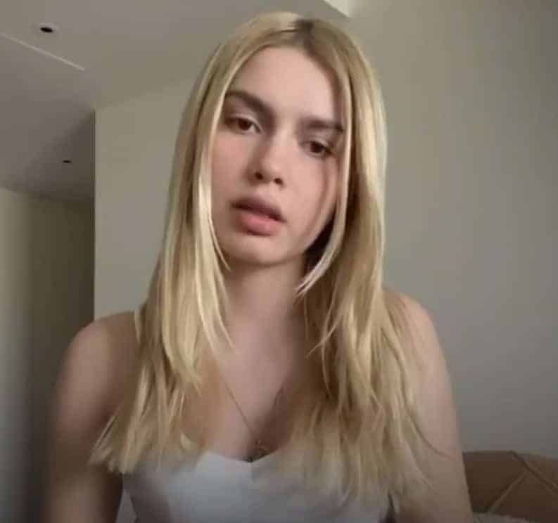 المغنية التركية ألينا تيلكي تتضامن مع فلسطين watanserb.com