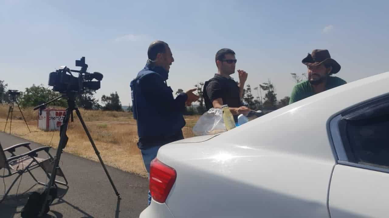 اعلاميون اماراتيون واسرائيليون على حدود غزة watanserb.com