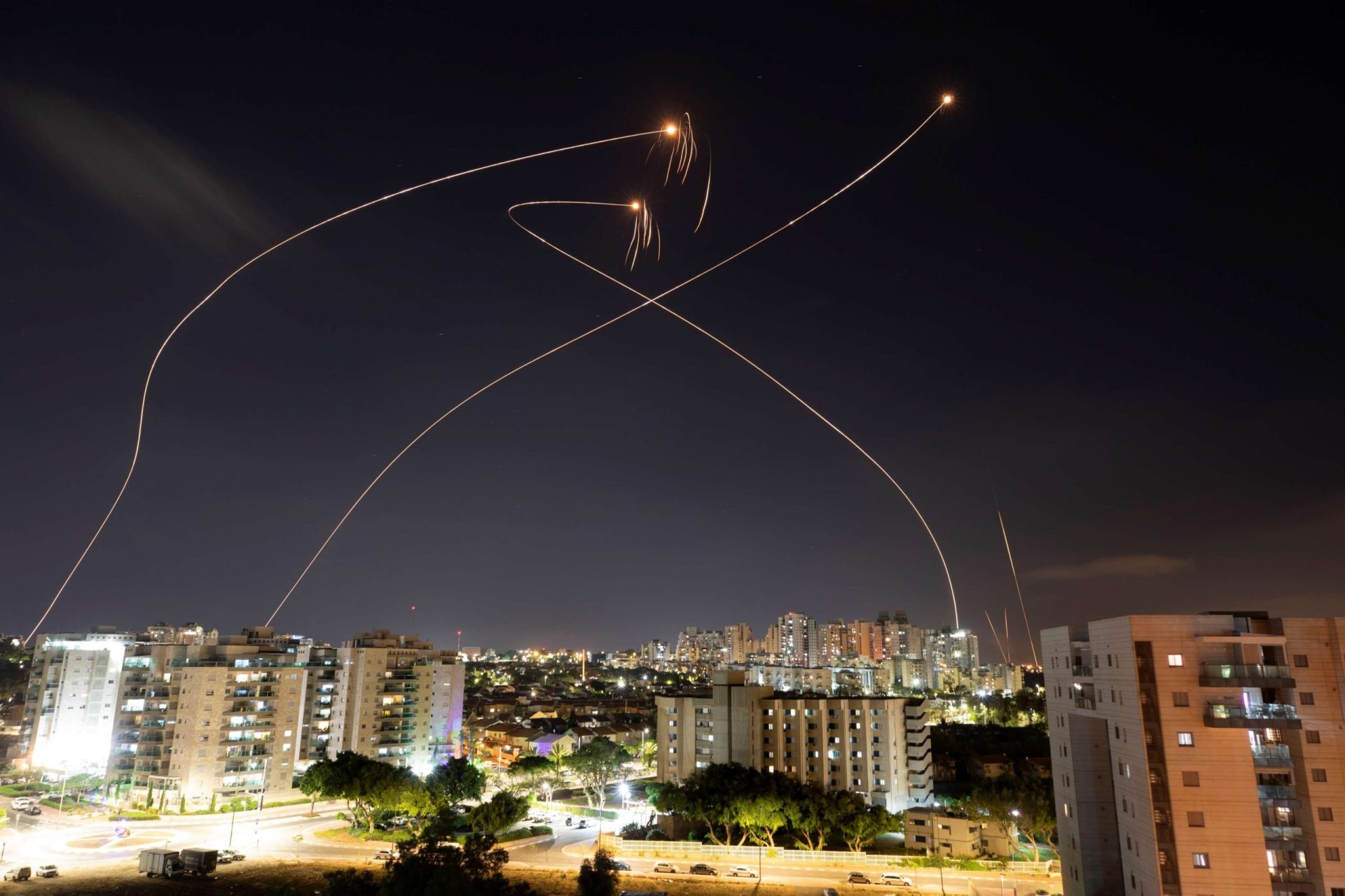 الإمارات تهدد حماس ما لم توقف صواريخها watanserb.com