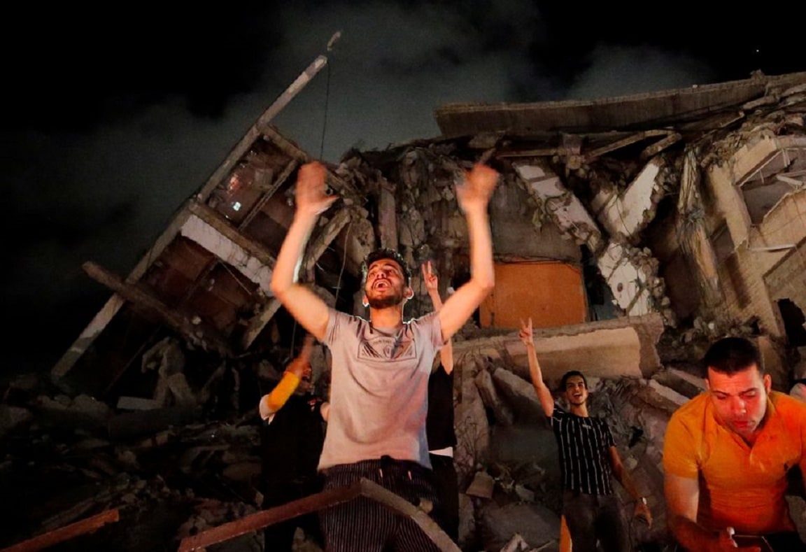 قطاع غزة يحتفلون بوقف اطلاق النار وانتصار المقاومة في غزة watanserb.com