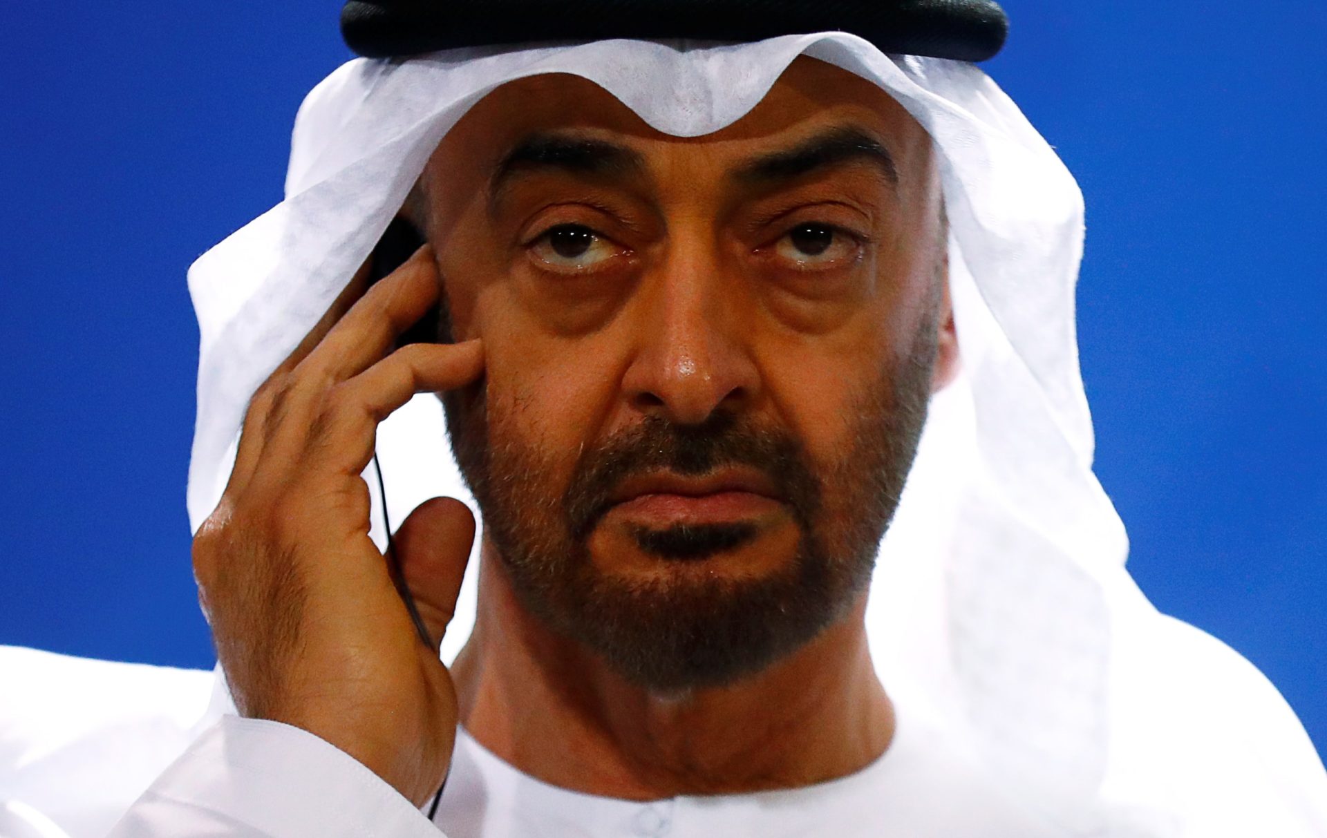 محمد بن زايد يحذف تغريدة هنّأ فيها قطر باليوم الوطني watanserb.com