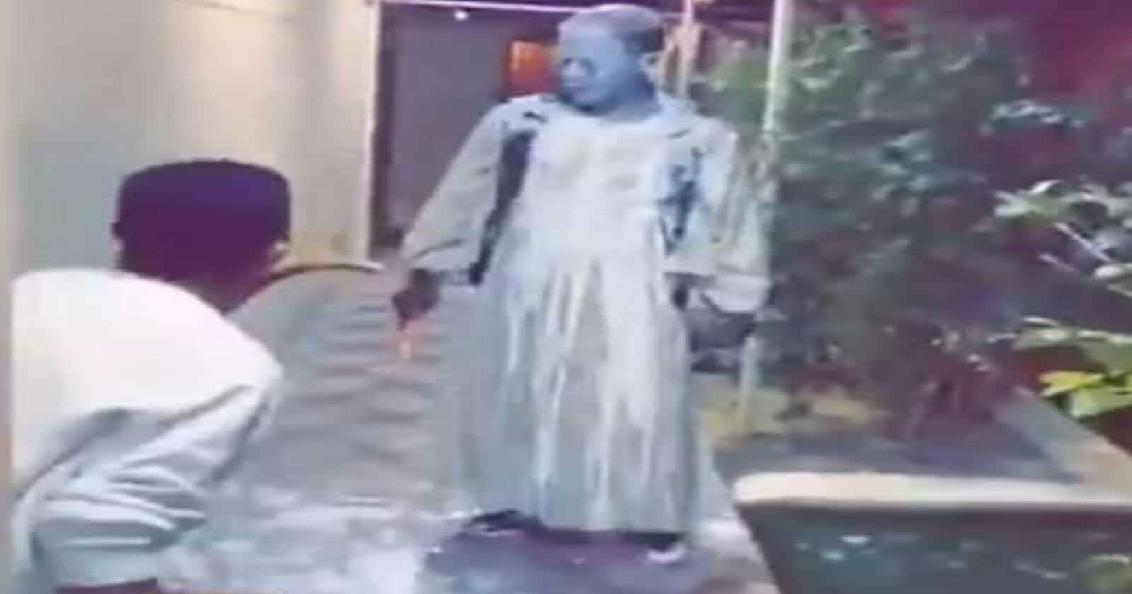 إهانة عامل سوداني في السعودية watanserb.com