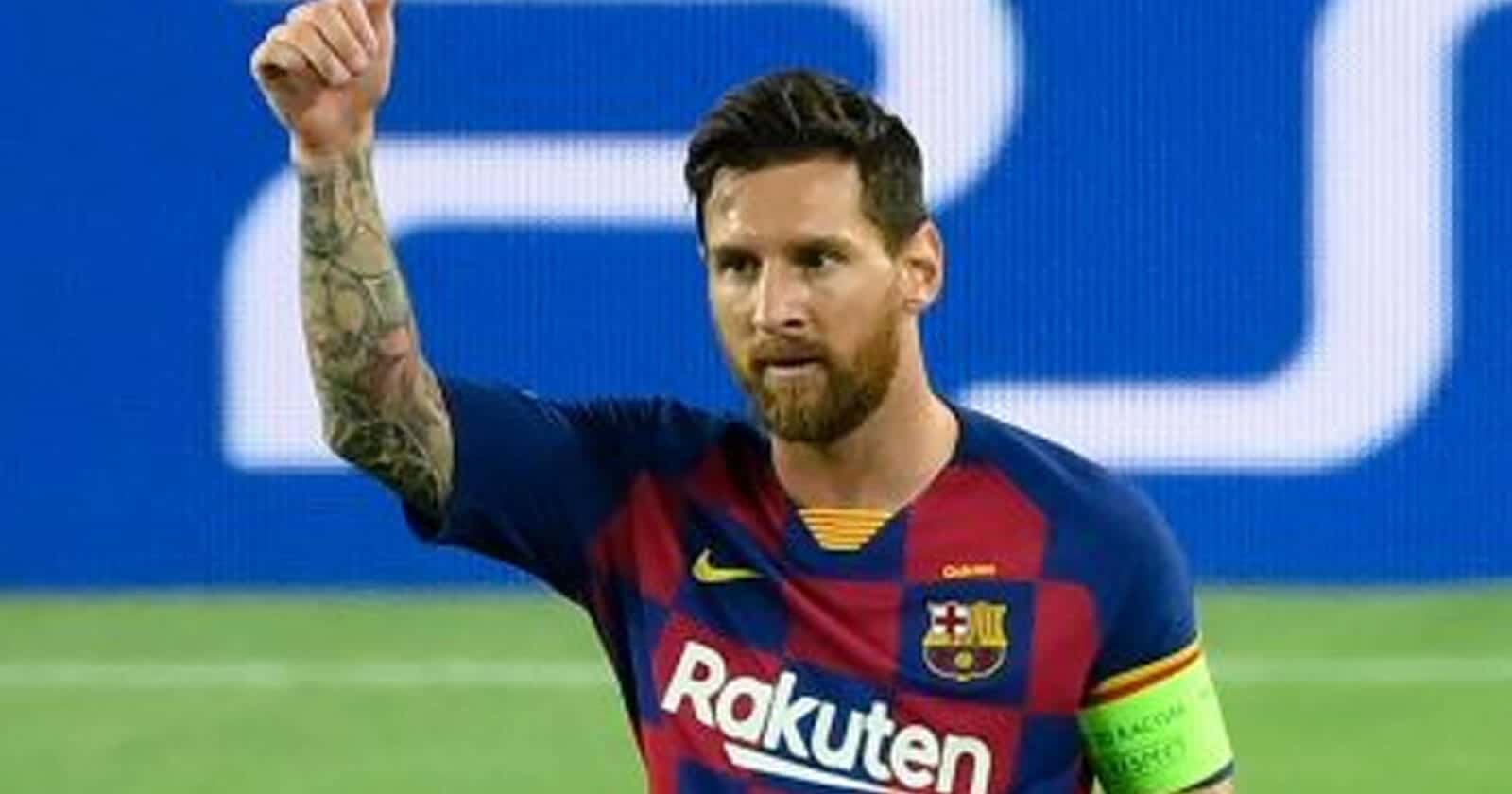 ميسي وطفلة أرجنتينية watanserb.com