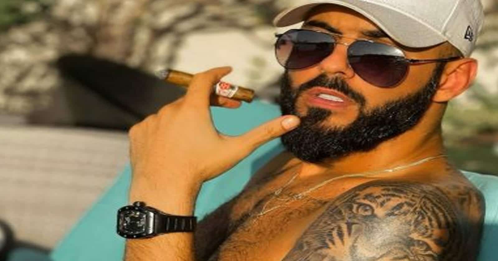 عارض الأزياء عمر بركان watanserb.com