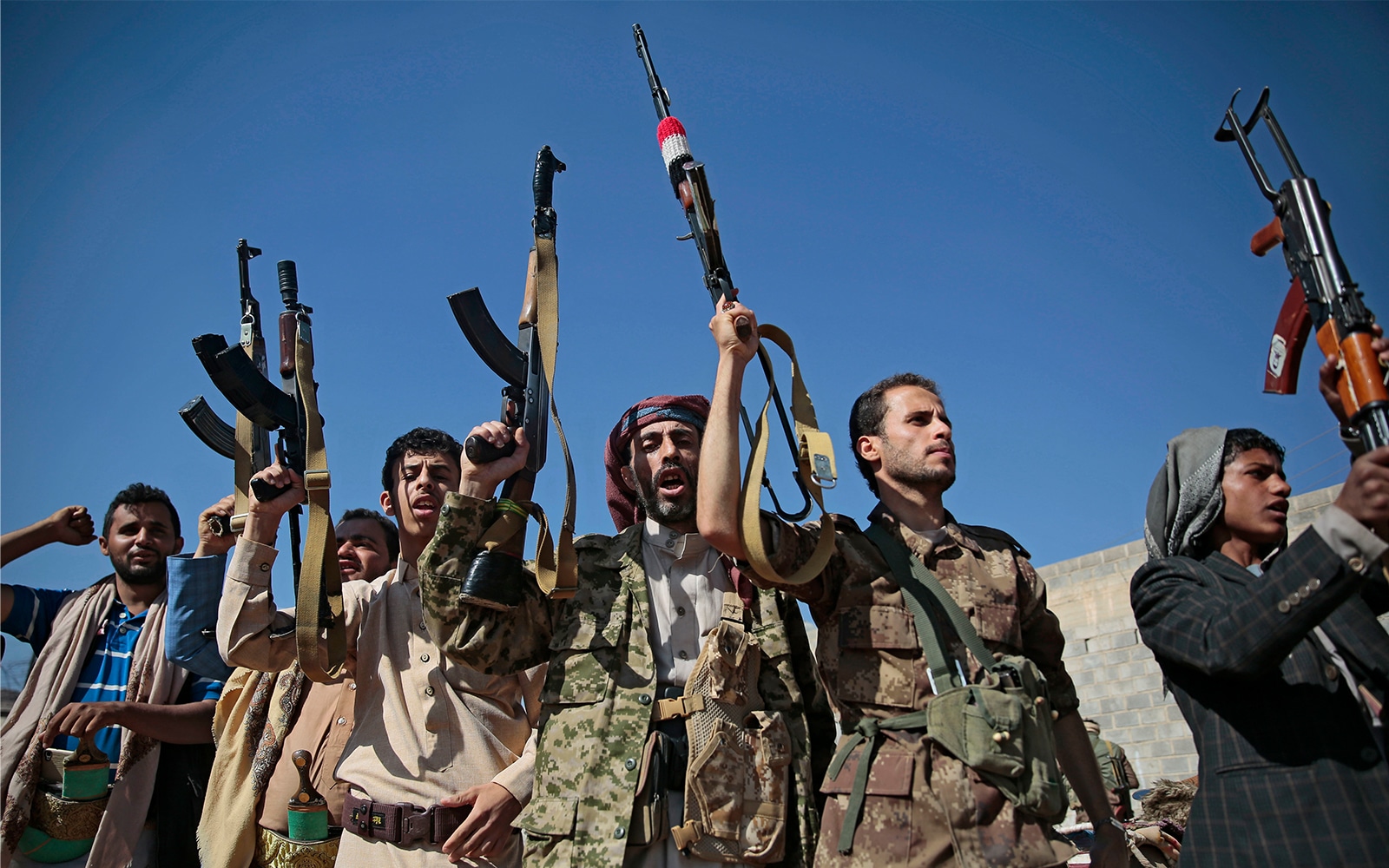 وفد سلطنة عمان يصطدم بانقسام الحوثيين في مباحثاته لوقف اطلاق النار watanserb.com