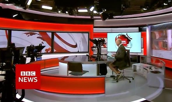 مذيع BBC يُثير الجدل خلال نشرة أخبار مهمة بسبب ملابسه watanserb.com