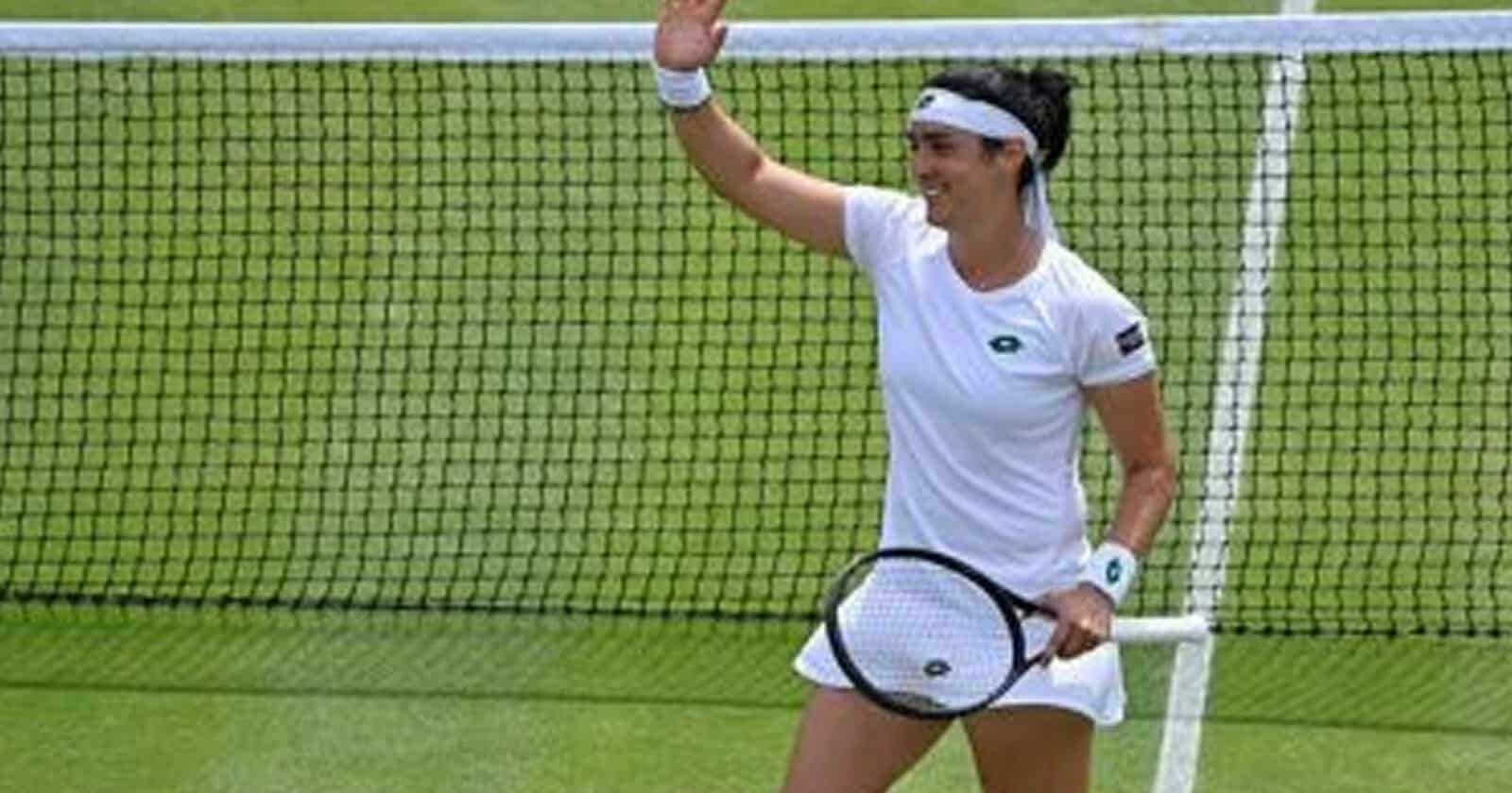 أنس جابر تبيع مضربها watanserb.com