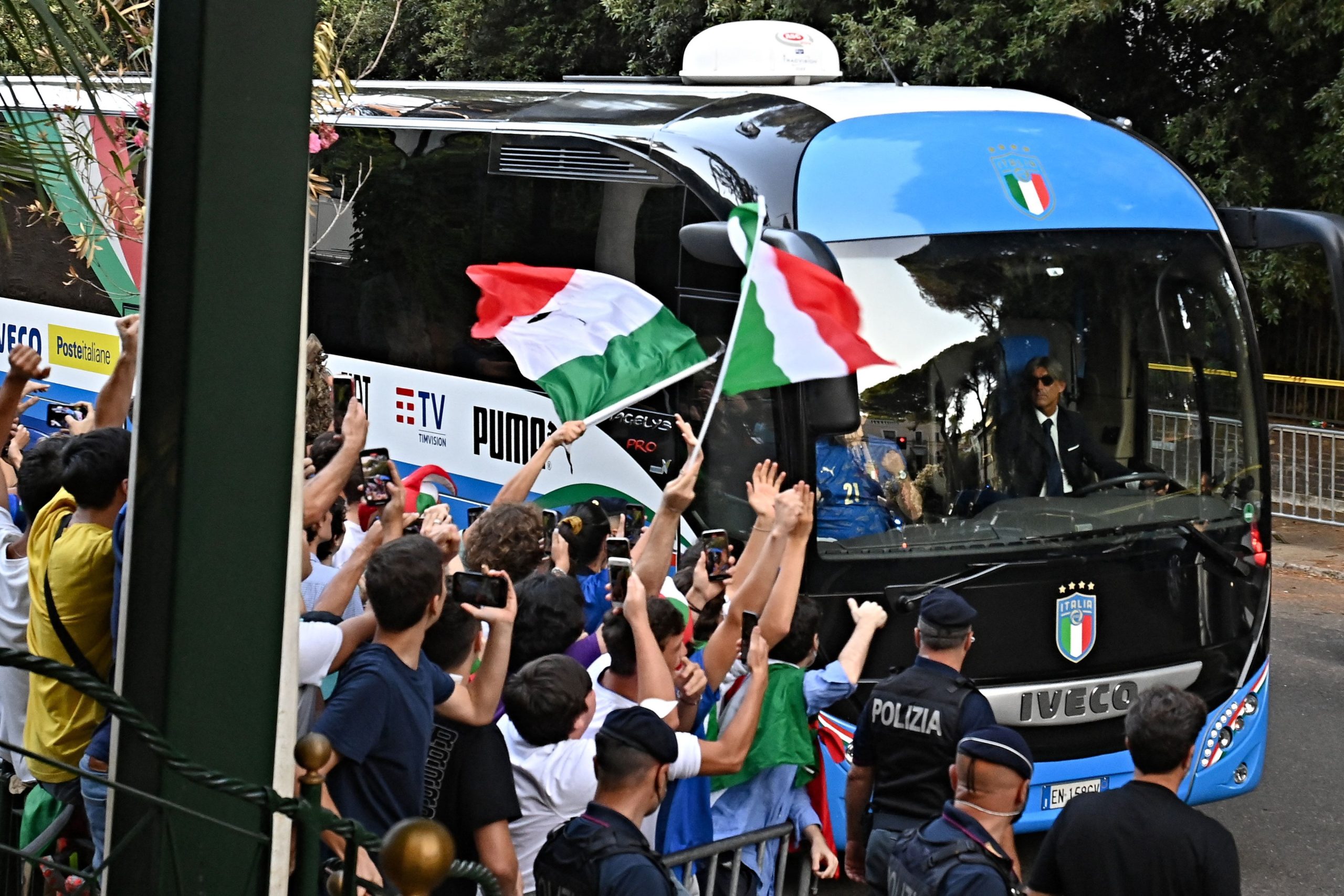 نجوم منتخب إيطاليا والاستقبال الحاشد بعد التتويج بلقب اليورو watanserb.com