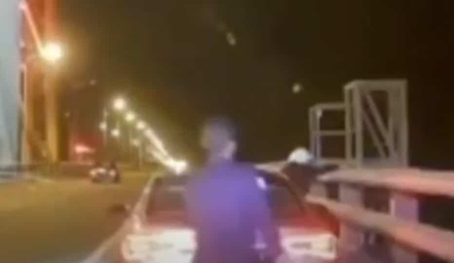 انقاذ كويتية حاولت الانتحار من على جسر جابر watanserb.com