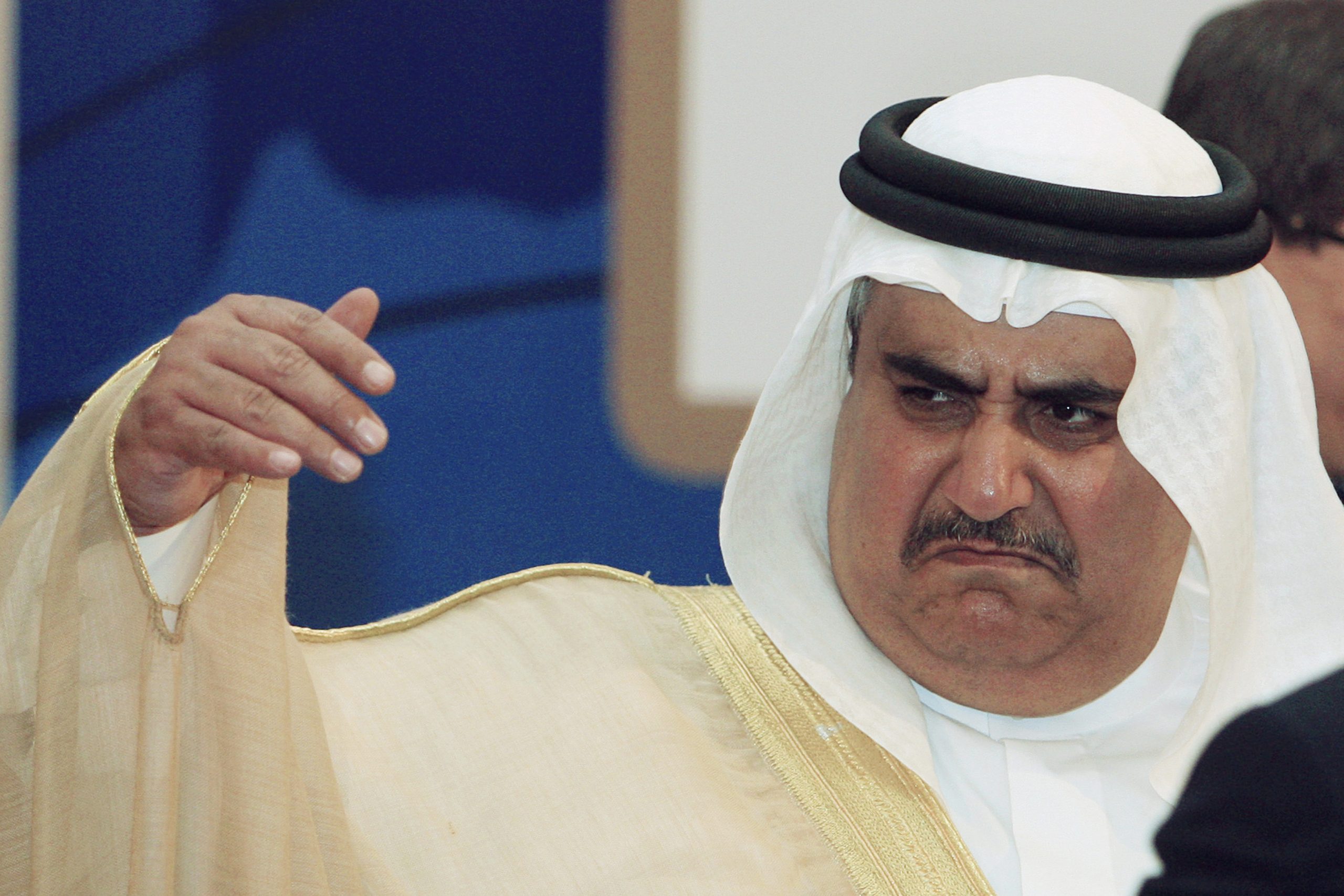 مستشار ملك البحرين يشعل خلافاً مع قطر حول الجزر الحدودية watanserb.com