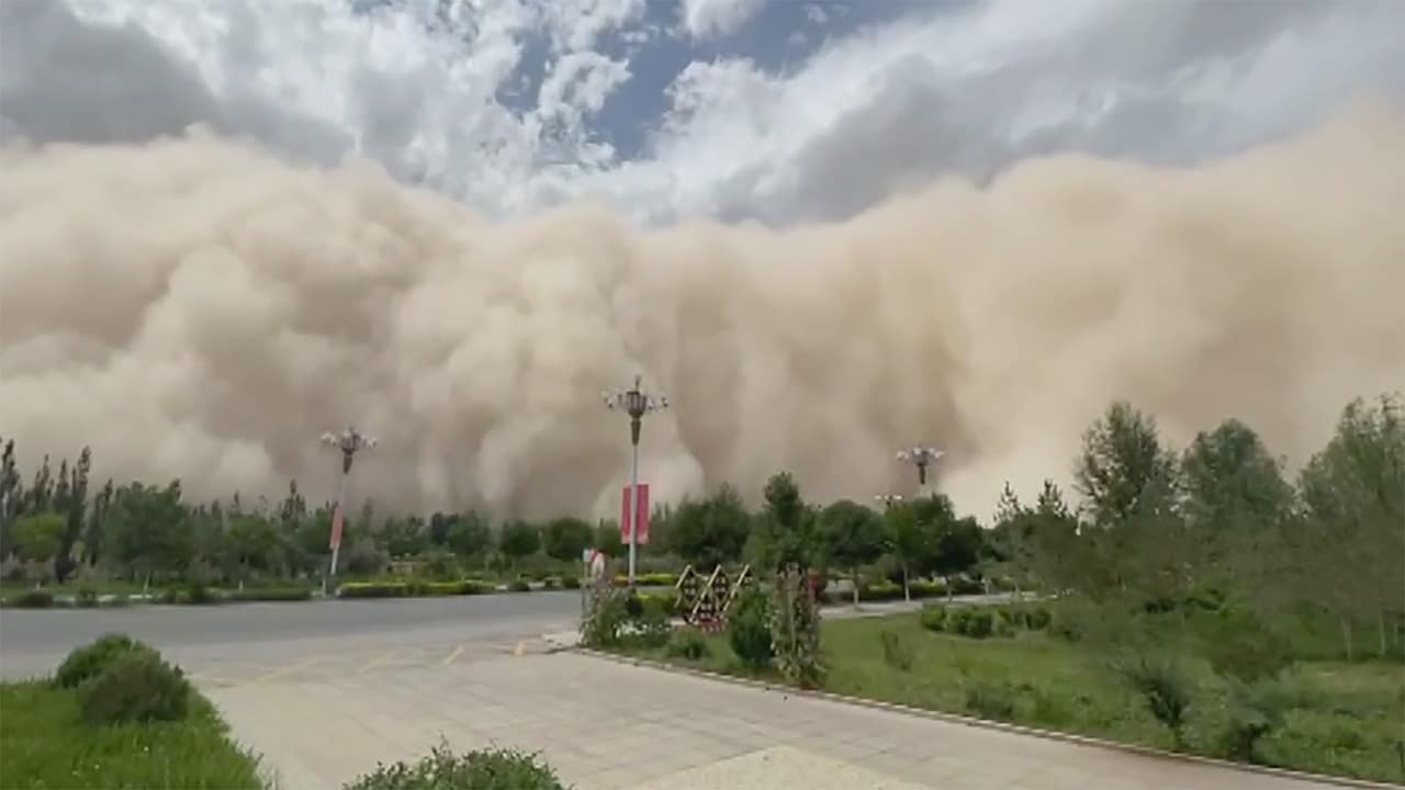 عاصفة رملية في الصين watanserb.com