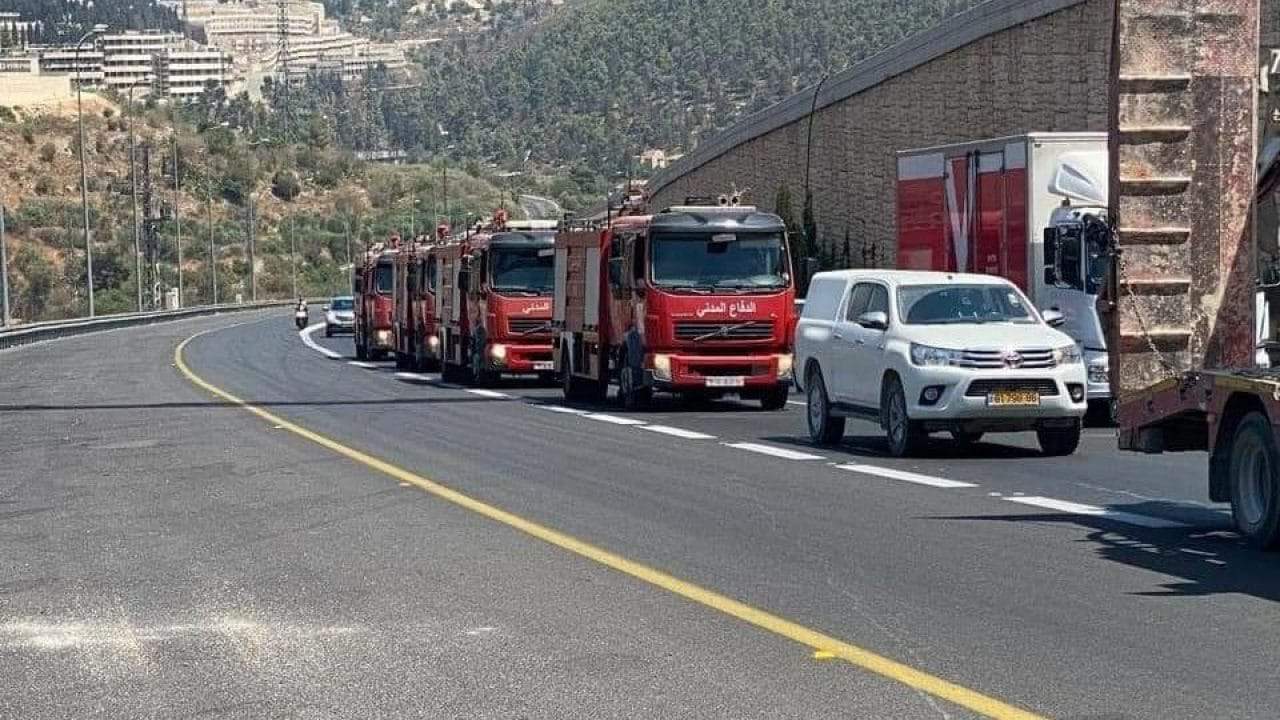 السلطة الفلسطينية تهرع لمساعدة الاحتلال في إطفاء حرائق القدس شاهد