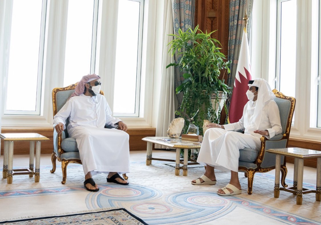 طحنون بن زايد في زيارة أمير قطر