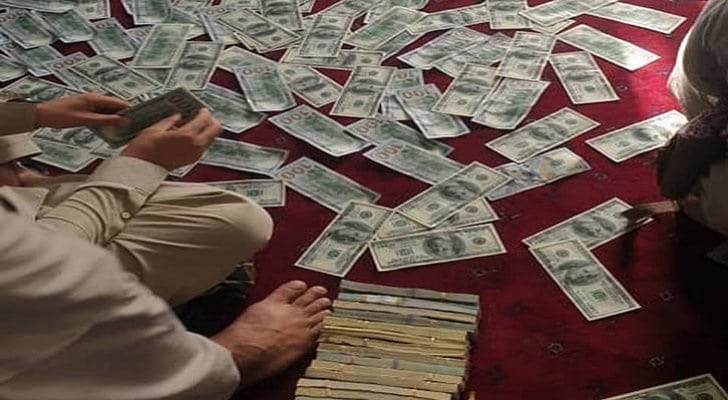 دولارات وسبائك ذهبية في أفغانستان watanserb.com