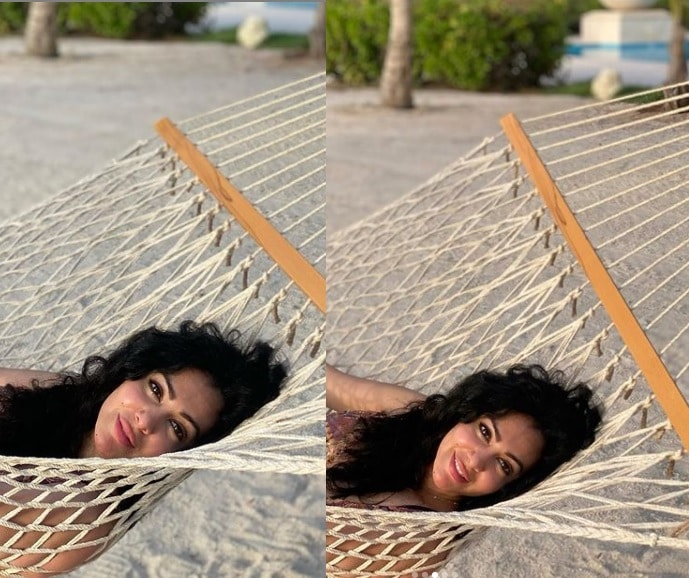 ميرهان حسين نشرت عدة صور، خلال تواجدها على أحد الشواطئ، ظهرت فيها مرتدية شورت جينز