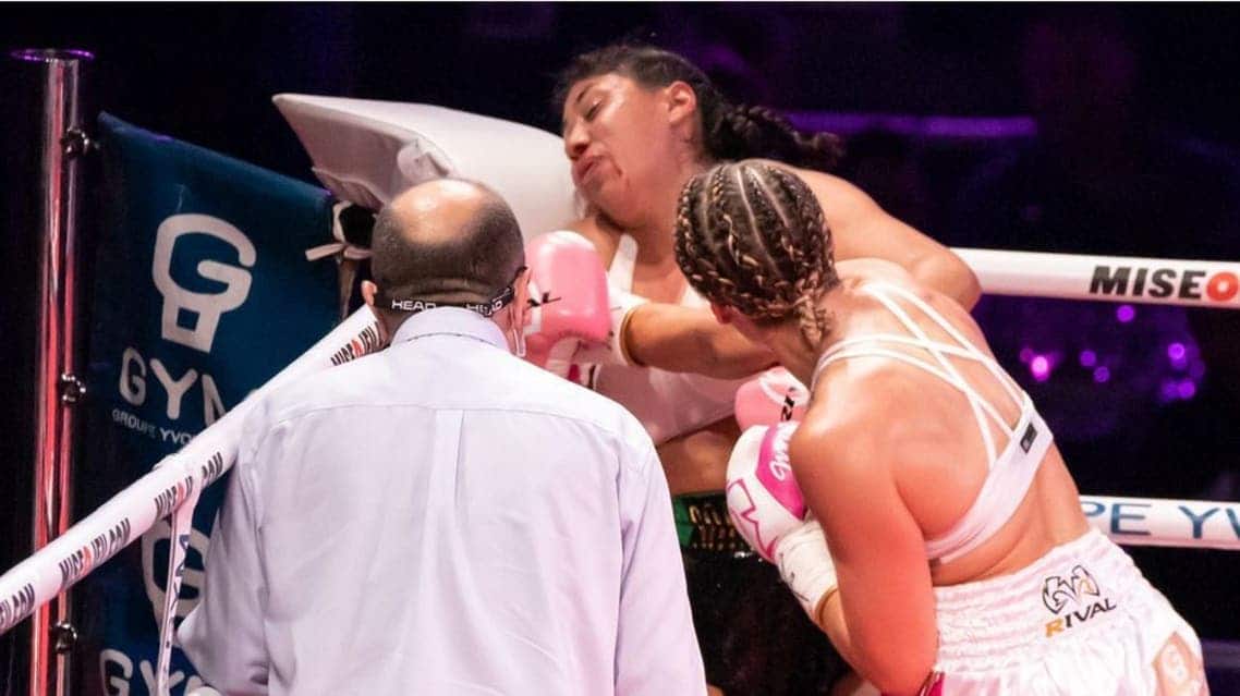 مصرع الملاكمة المكسيكية جانيت زاباتا بعد تلقيها الضربة القاضية watanserb.com