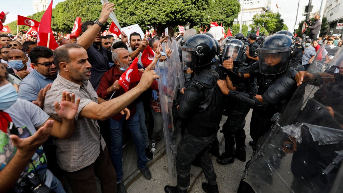 احتجاجات تونس ضد قيس سعيد watanserb.com