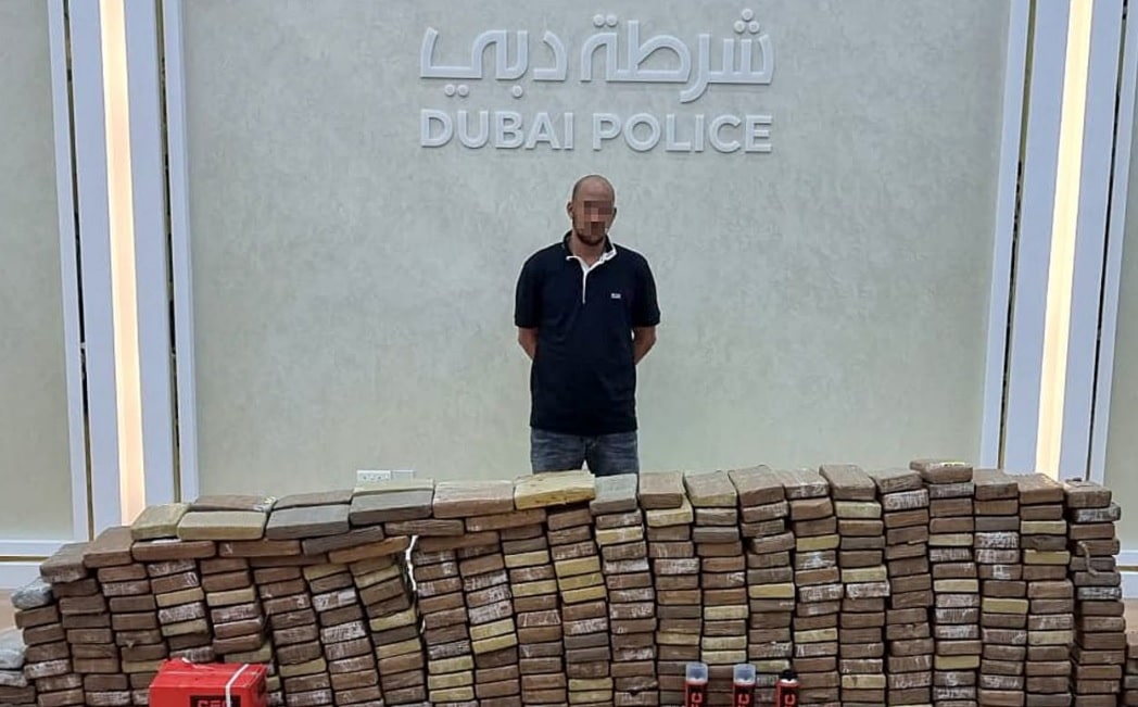 اعتقال إسرائيلي في دبي للإشتباه فيه بتهريب عشرات الكيلوغرامات من الهيروين في عملية العقرب watanserb.com