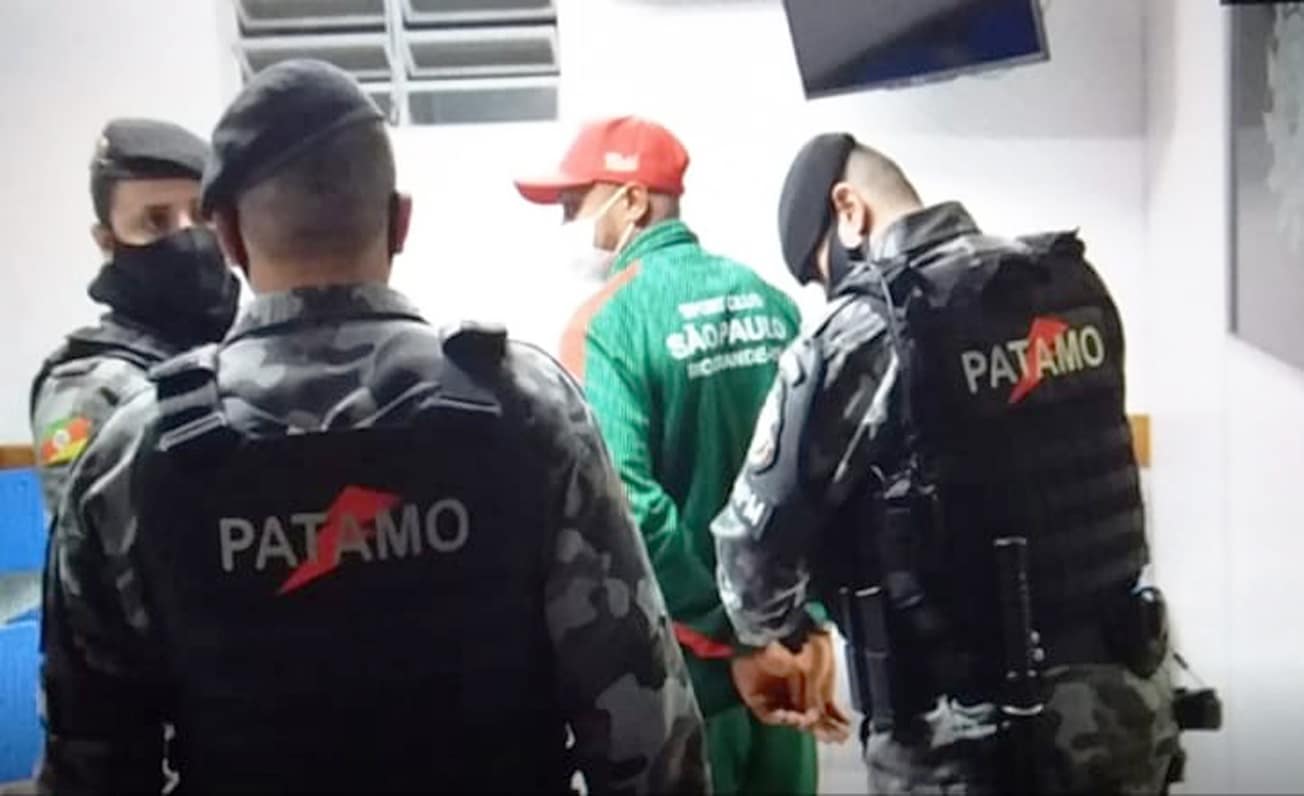 اعتقال لاعب ساو باولو ويليام ريبيرو بعد الاعتداء على حكم المباراة watanserb.com