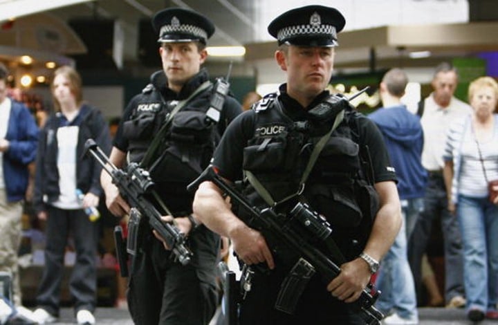 الشرطة البريطانية watanserb.com