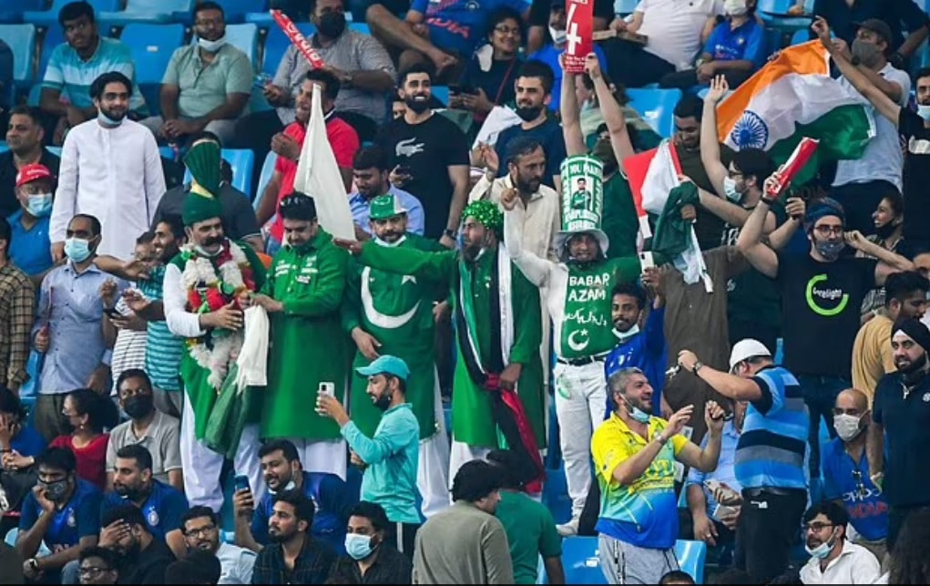 الشرطة الهندية تعتقل 3 طلاب مسلمين ومعلمًا لاحتفالهم بفوز فريق الكريكيت الباكستاني على غريمه اللدود الهند watanserb.com