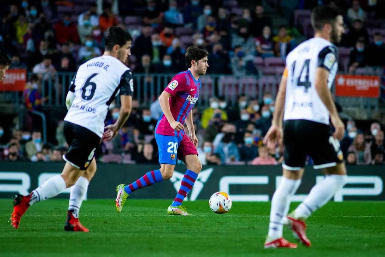 مباراة برشلونة وفالنسيا في منافسات الدوري الإسباني watanserb.com