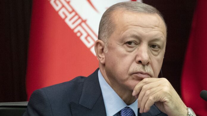 أردوغان يستقبل اللاجئين السوريين watanserb.com