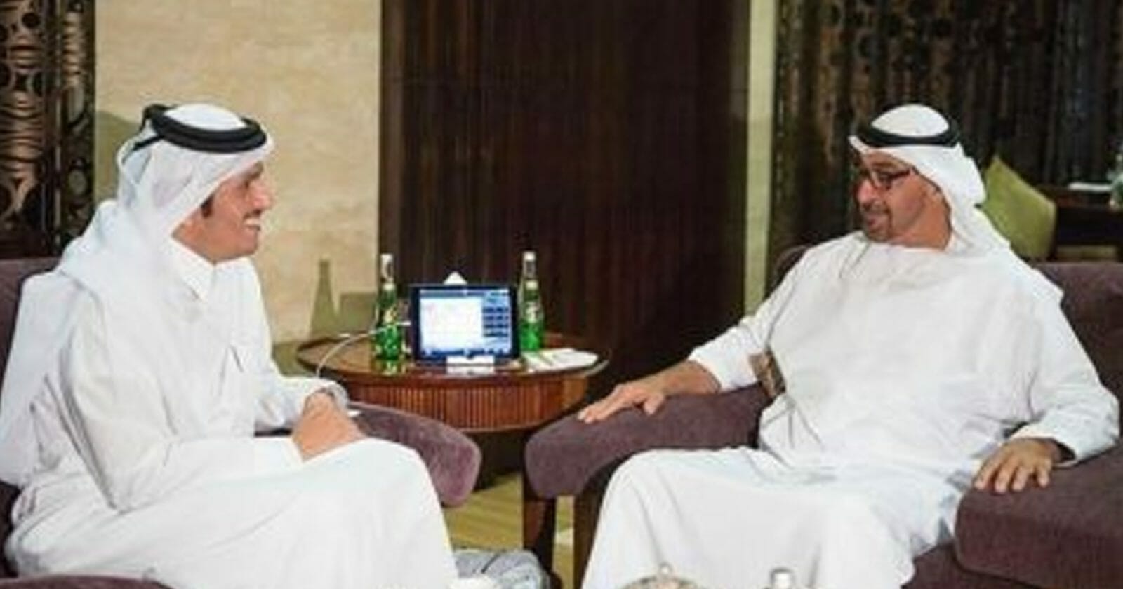 لقاء محمد بن زايد ووزير خارجية قطر watanserb.com