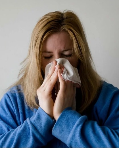 يزداد الامر خطورة بسبب تشابه اعراض الأنفلونزار وفيروس كورونا 