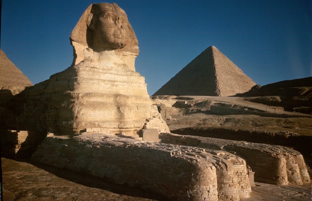 تمثال أبو الهول بالجيزة بمصر