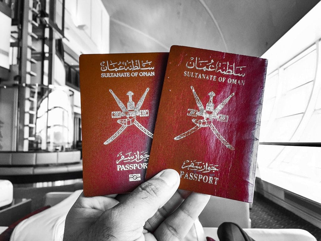 أصبح الآن بإمكان العمانيين وكل من يحمل جواز السفر العماني، السفر إلى 80 وجهة حول العالم بدون تأشيرة watanserb.com