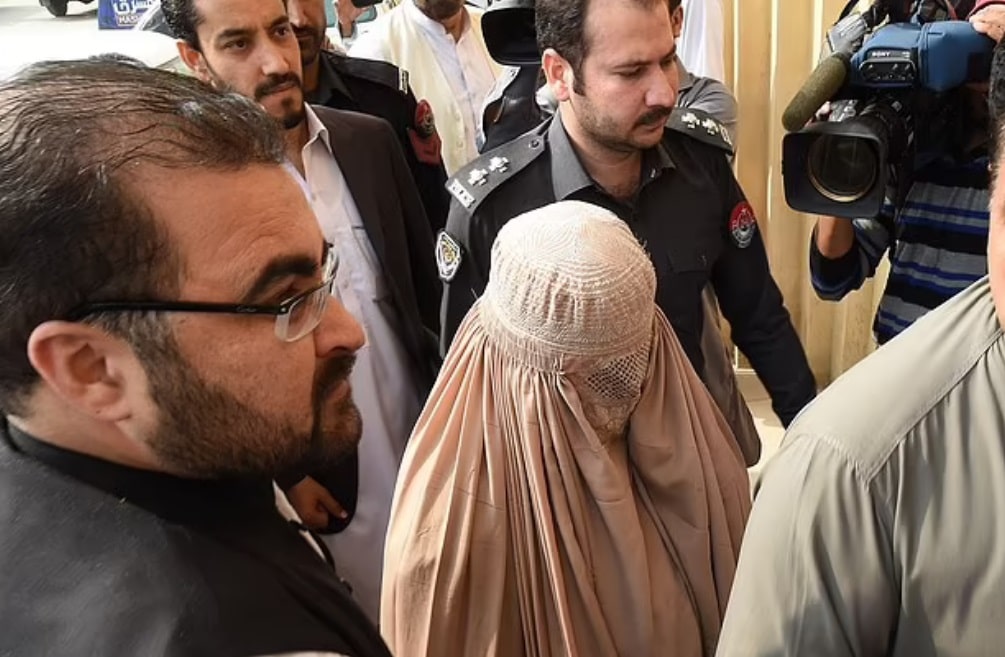 جولا اعتُقلت في عام 2016 وأمرت محكمة باكستانية بترحيلها إلى أفغانستان