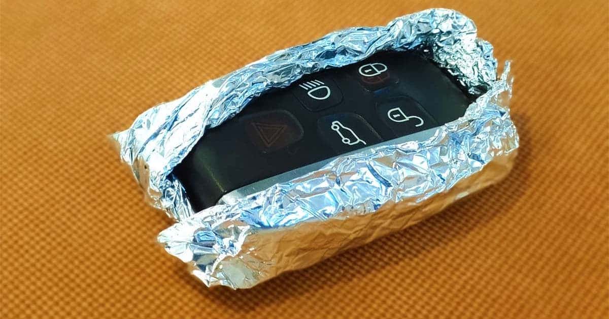 لماذا من المهم تغليف مفاتيح سيارتك بورق الألمنيوم watanserb.com