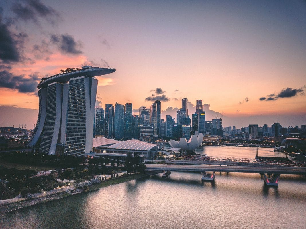 سنغافورة تسمح للمسافرين المطعمين من قطر الدخول دون الحجر الصحي watanserb.com