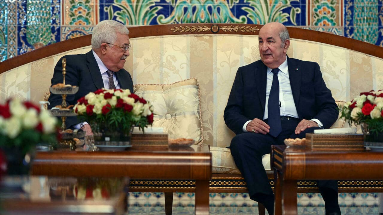 صحيفة مغربية شهيرة تتهم الجزائر بتقديم رشوة للرئيس الفلسطيني لاستمالته إلى جانبها watanserb.com