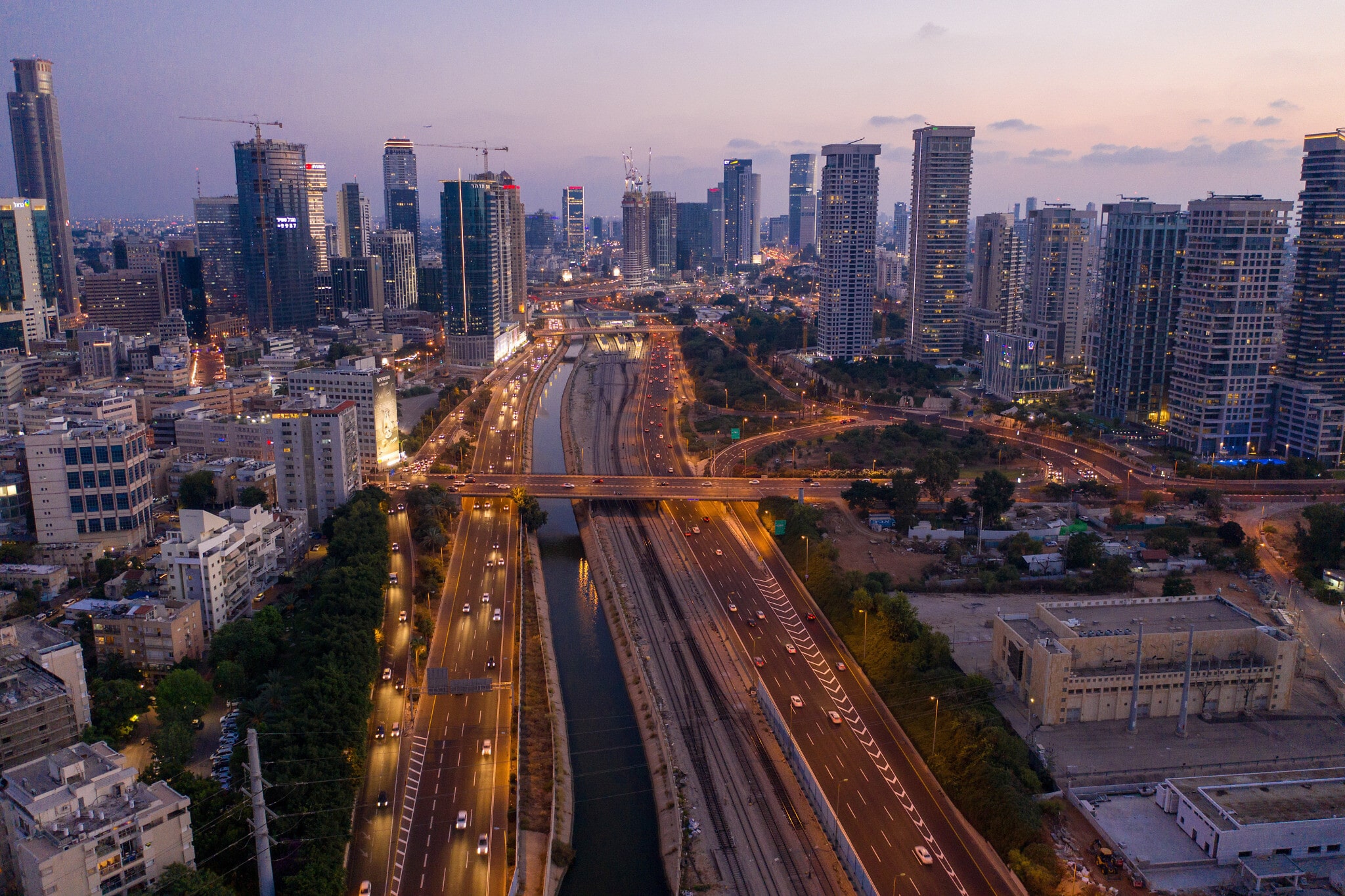 تل أبيب أغلى مدينة في العالم للعيش watanserb.com
