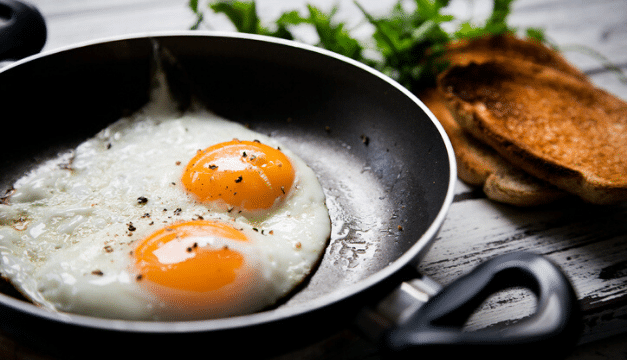 هل أكل البيض كل يوم مُفيد؟ الإجابة مفاجئة watanserb.com