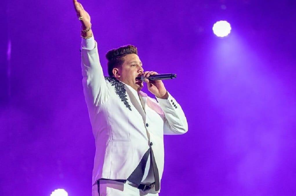 هل سقط حمو بيكا أمام المئات في السعودية بعد تحطم المسرح أثناء رقصه الراب؟ watanserb.com